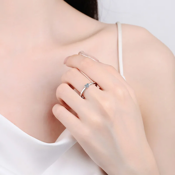 Moissanite Diamond Ring, Solitaire 4mm 0.3CT Heart Cut Moissanite Diamond Ring 925 Sterling Sliver
