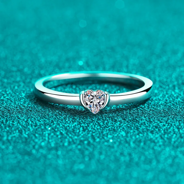 Moissanite Diamond Ring, Solitaire 4mm 0.3CT Heart Cut Moissanite Diamond Ring 925 Sterling Sliver